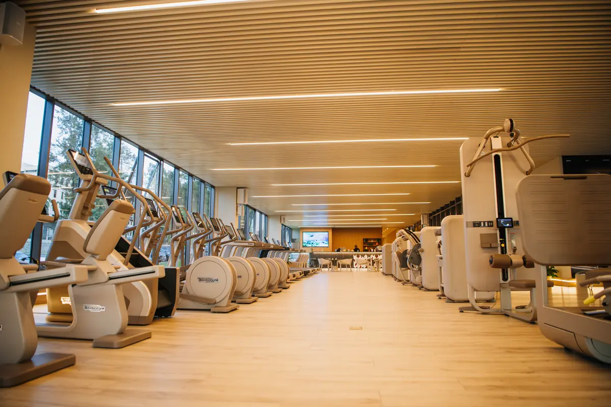 Minab fitness floor with cardio and strength equipment